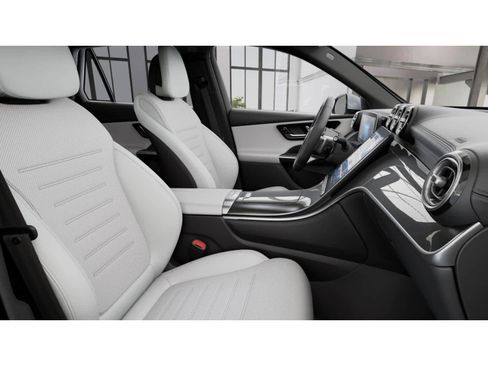 New 2025 Mercedes-Benz GLC 350e 4MATIC image 4