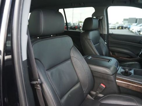 Used 2018 Chevrolet Suburban LT RWD image 21