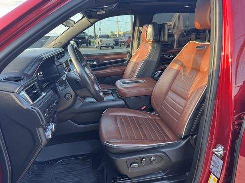 Used 2024 GMC Yukon XL Denali Ultimate AWD/4WD image 24