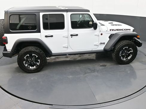 Used 2025 Jeep Wrangler Unlimited Rubicon image 40