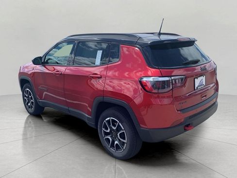 Used 2025 Jeep Compass Trailhawk AWD/4WD image 5