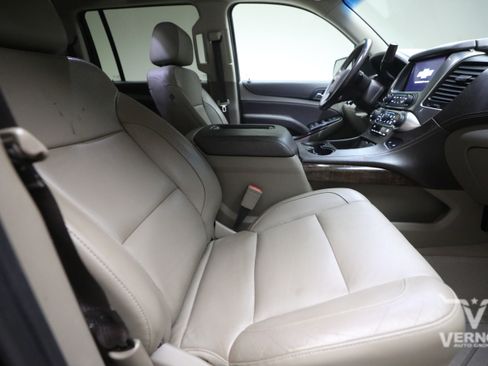 Used 2019 Chevrolet Suburban LT AWD/4WD image 11