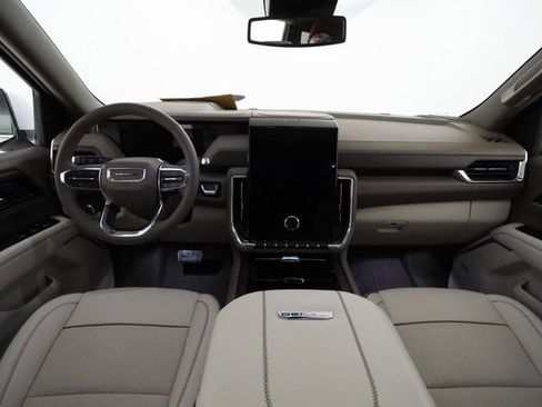 Certified 2025 GMC Yukon Denali w/ Sun & Power Step Package image 5