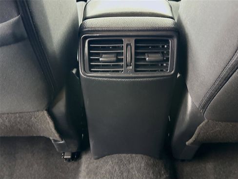 Used 2020 Nissan Rogue SV w/ Premium Package image 23