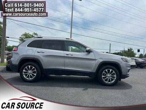 Used 2019 Jeep Cherokee Latitude Plus w/ Cold Weather Group AWD/4WD image 4