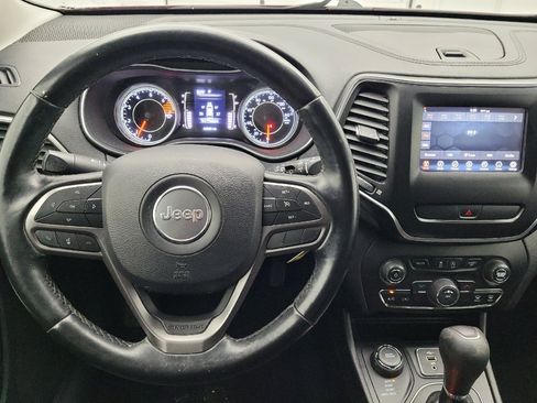 Used 2020 Jeep Cherokee Latitude w/ Cold Weather Group image 22