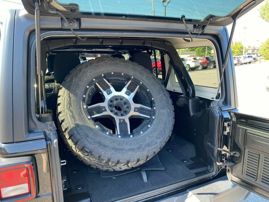 Used 2019 Jeep Wrangler Unlimited Sahara AWD/4WD image 21