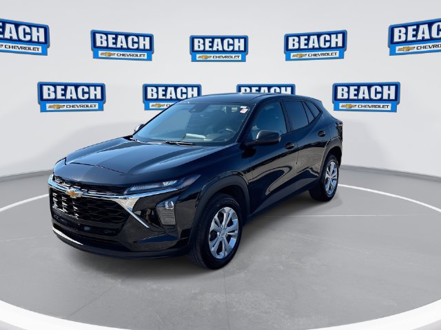 Used 2026 Chevrolet Trax LS FWD image 4