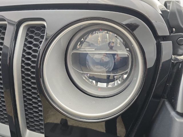 Used 2019 Jeep Wrangler Unlimited Sahara AWD/4WD image 31