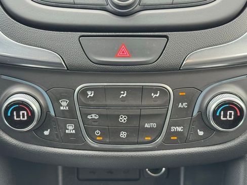 Used 2019 Chevrolet Equinox LT image 12