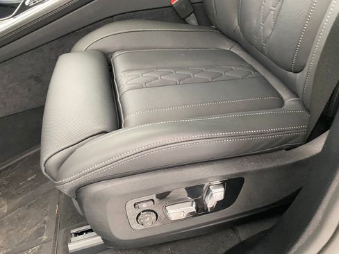 New 2026 BMW X7 M60i image 13