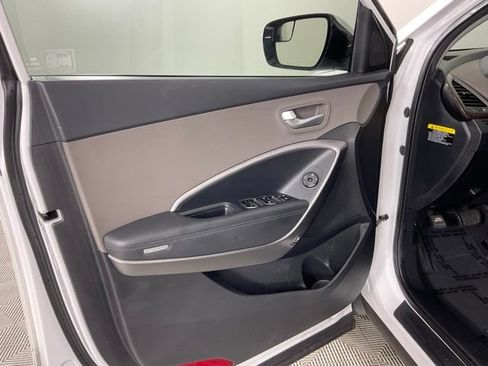 Used 2017 Hyundai Santa Fe Sport FWD image 17
