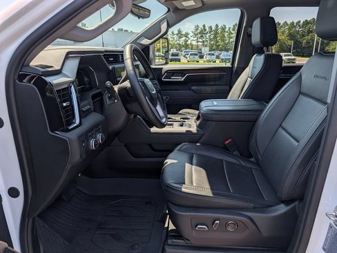 Used 2025 GMC Sierra 2500 Denali w/ Denali Reserve Package AWD/4WD image 19