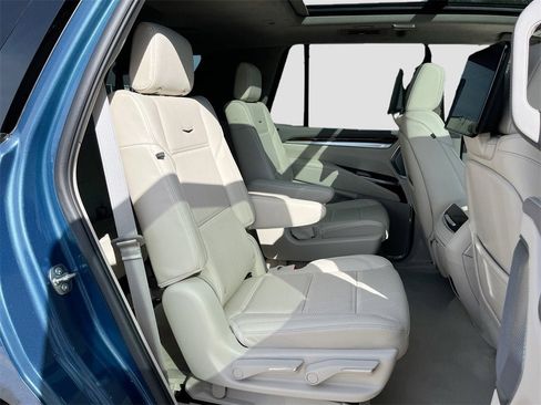 New 2025 Cadillac Escalade Sport Platinum w/ LPO, ONYX Package image 30