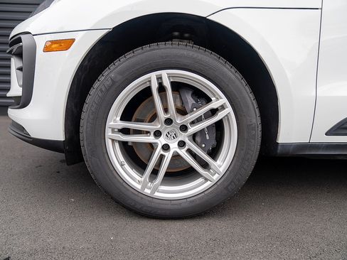 Certified 2026 Porsche Macan image 24