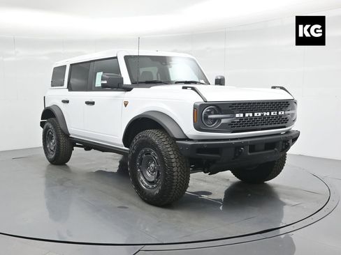 New 2025 Ford Bronco Badlands image 1