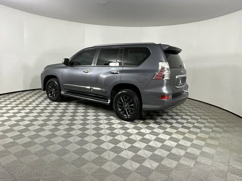 Used 2017 Lexus GX 460 Premium w/ Premium Package image 3