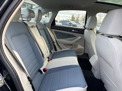 New 2026 Volkswagen Jetta SE FWD image 11