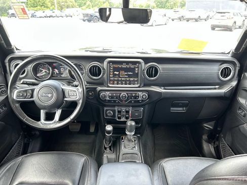 Used 2022 Jeep Wrangler Unlimited Sahara w/ Cold Weather Group AWD/4WD image 22