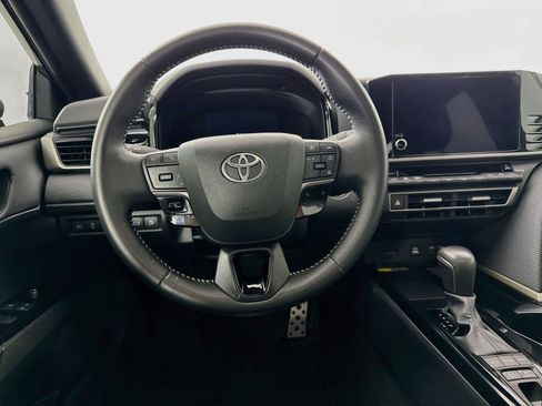 Used 2025 Toyota Camry SE w/ Convenience Package FWD image 31