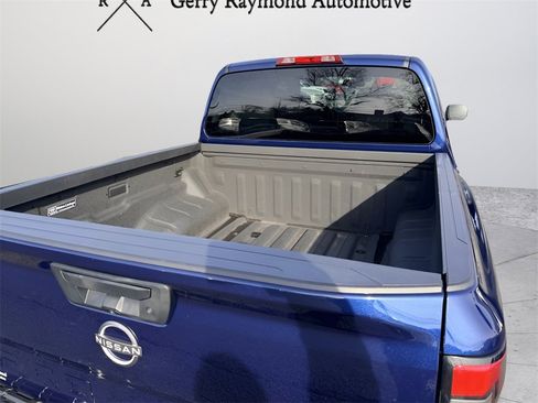 Used 2022 Nissan Frontier SV image 8