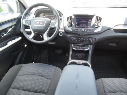 Used 2024 GMC Terrain SLE w/ Driver Convenience Package AWD/4WD image 13