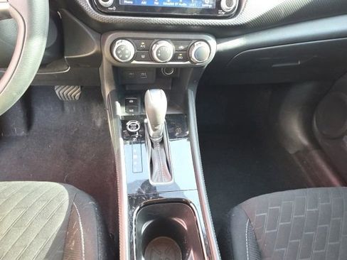 Used 2024 Nissan Kicks SV FWD image 17
