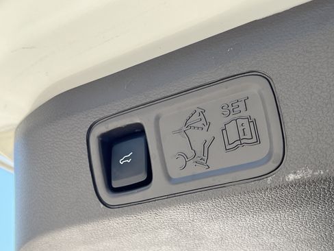 Certified 2023 Lincoln Navigator Reserve RWD image 33