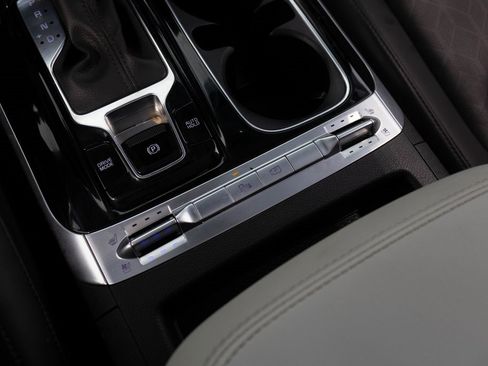 Used 2024 Kia Carnival SX image 39