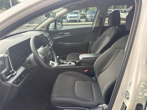 Used 2023 Kia Sportage LX FWD image 25