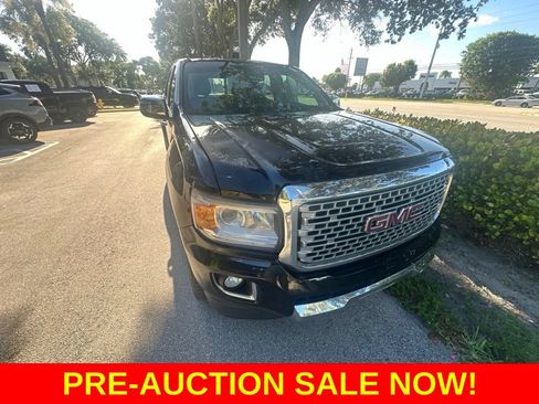 Used 2019 GMC Canyon Denali RWD image 3