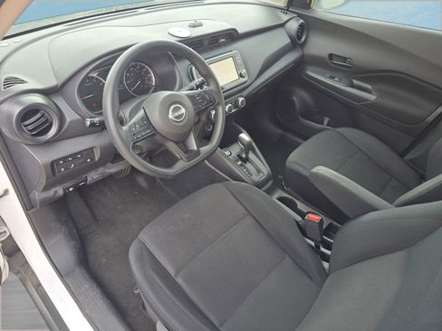 Used 2024 Nissan Kicks SV image 4