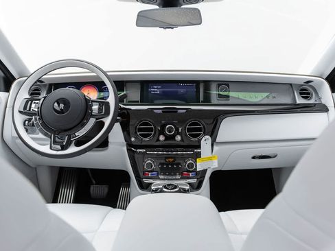 New 2027 Rolls-Royce Phantom Sedan RWD image 2