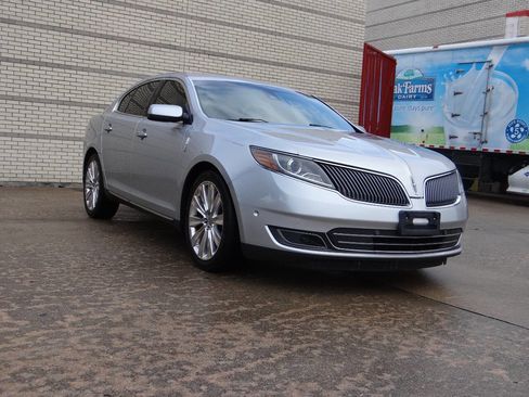 Used 2013 Lincoln MKS AWD image 4