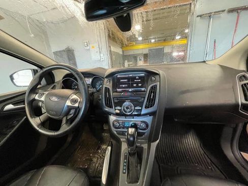 Used 2012 Ford Focus Titanium image 31