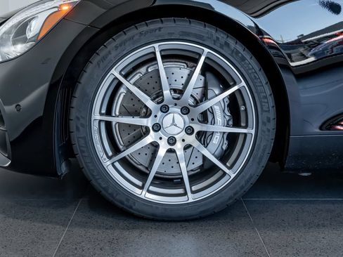 Used 2018 Mercedes-Benz AMG GT Roadster image 11