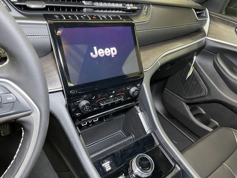 New 2025 Jeep Grand Cherokee Limited w/ MOPAR Finishing Package image 28
