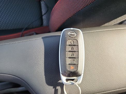 New 2025 Nissan Versa SR w/ Trunk Package image 28