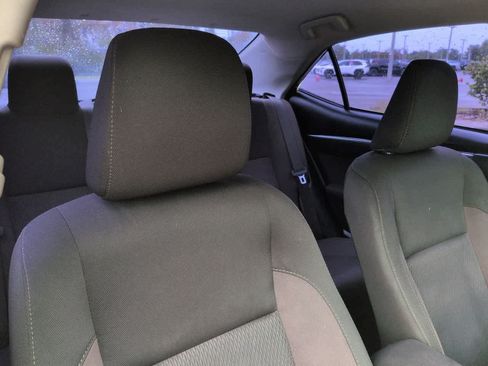 Used 2018 Toyota Corolla LE FWD image 7