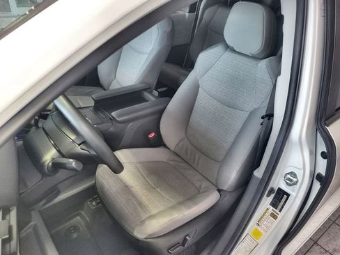 Used 2024 Toyota Sienna LE image 11