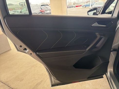 Used 2023 Volkswagen Tiguan SE R-Line image 20