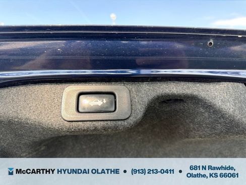 Used 2016 Lexus ES 350 w/ Luxury Package w/Wood Trim FWD image 18