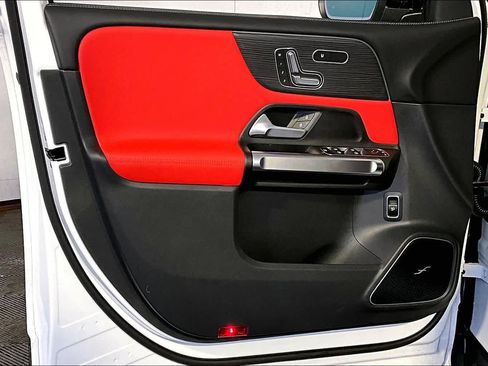 New 2026 Mercedes-Benz GLB 35 AMG 4MATIC image 11