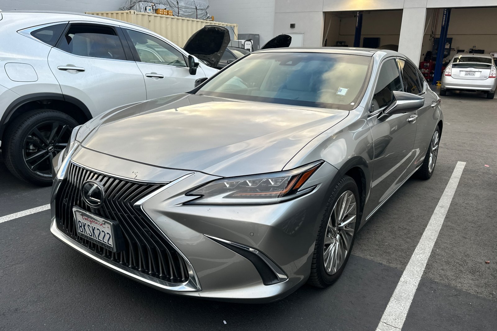 Used 2019 Lexus ES 350 Ultra Luxury w/ Accessory Package 2 FWD image 1