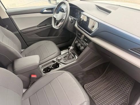Certified 2024 Volkswagen Taos SE AWD/4WD image 19