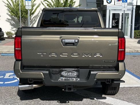Used 2025 Toyota Tacoma Limited AWD/4WD image 4