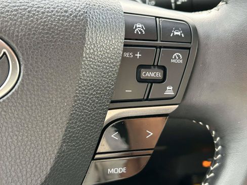 Used 2025 Toyota Camry SE FWD image 23