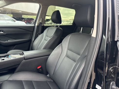 Used 2024 Nissan Rogue SL FWD image 13