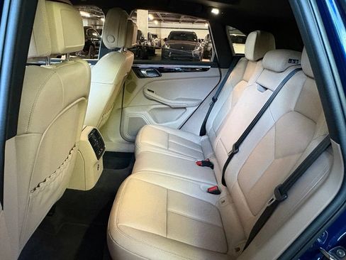 Certified 2023 Porsche Macan S AWD/4WD image 15