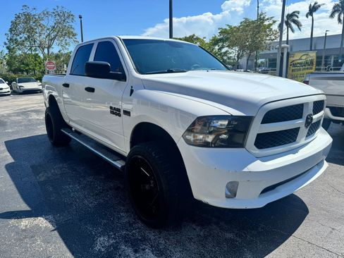 Used 2017 RAM 1500 Express w/ Express Value Package RWD image 2
